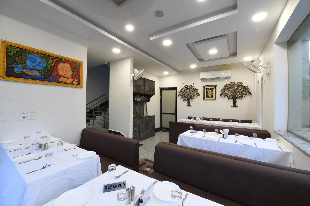 Madhav Muskan Residency Mathura Kültér fotó