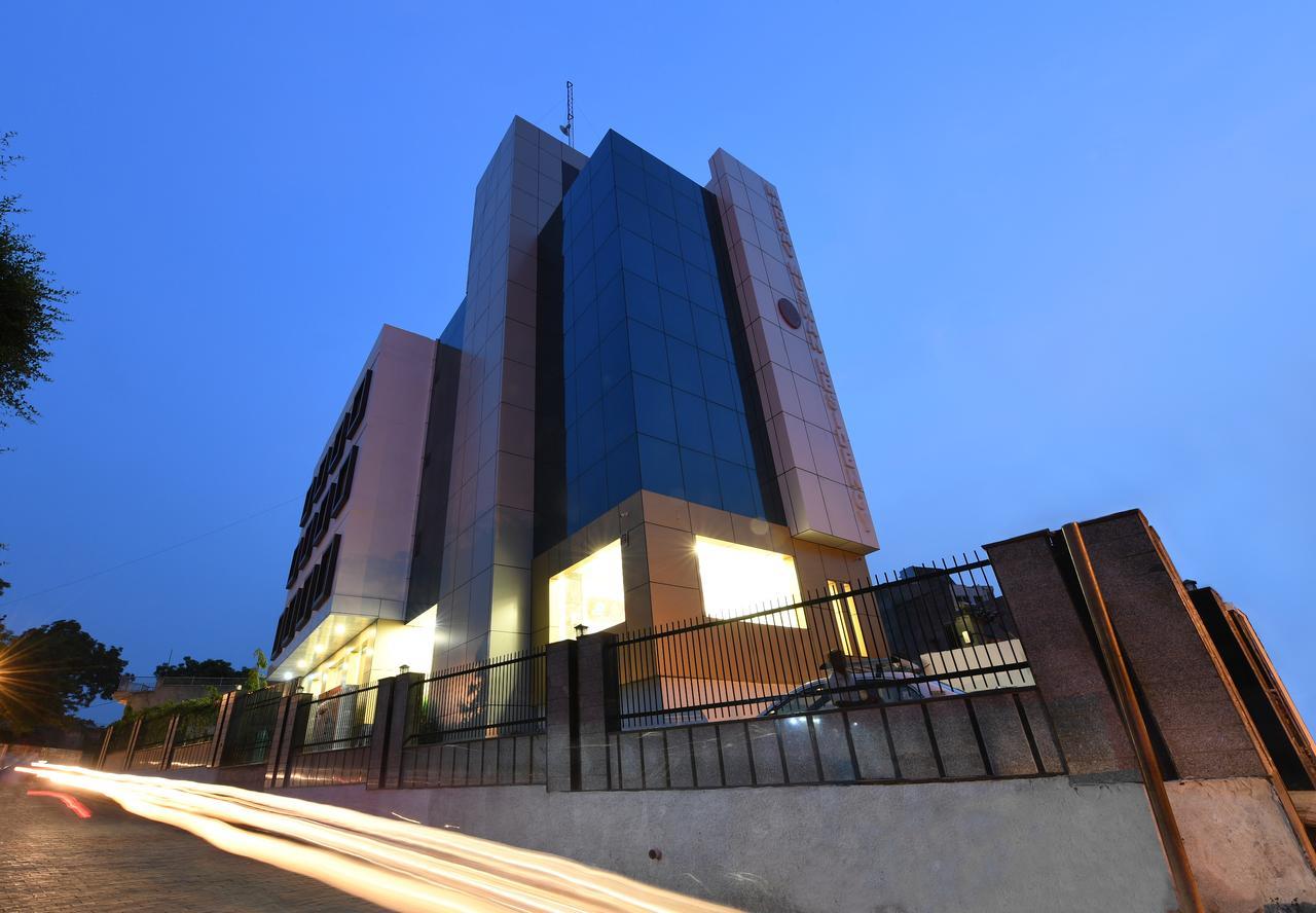 Madhav Muskan Residency Mathura Kültér fotó