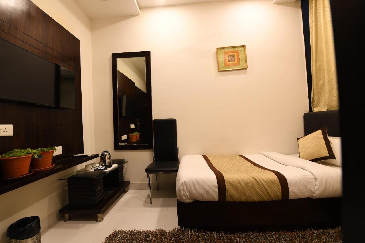 Madhav Muskan Residency Mathura Kültér fotó