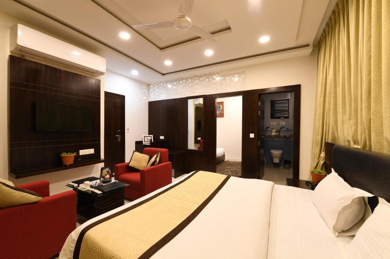 Madhav Muskan Residency Mathura Kültér fotó