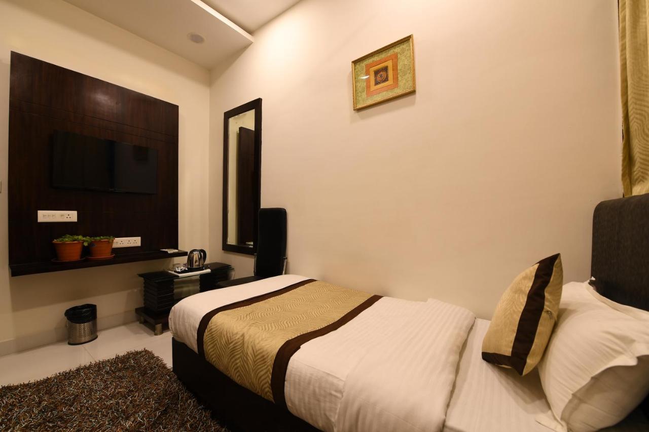 Madhav Muskan Residency Mathura Kültér fotó